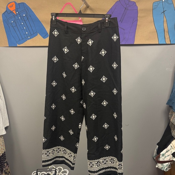 Elie Tahari Pants - Elie Tahari Black Lined Garment with Label Detail